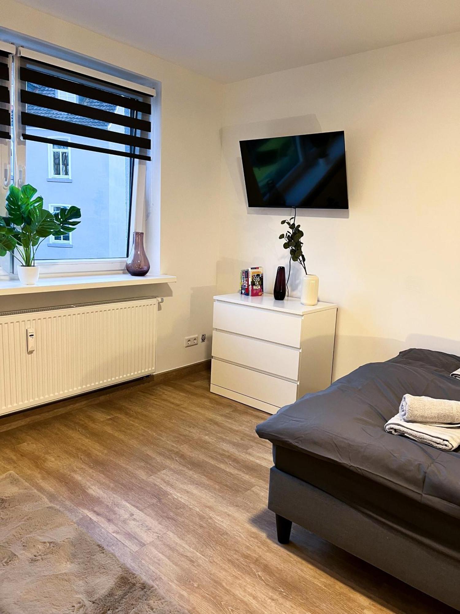 Zentrale Wohlfuehloase Mit Parkplatz Apartamento Osnabrück Exterior foto