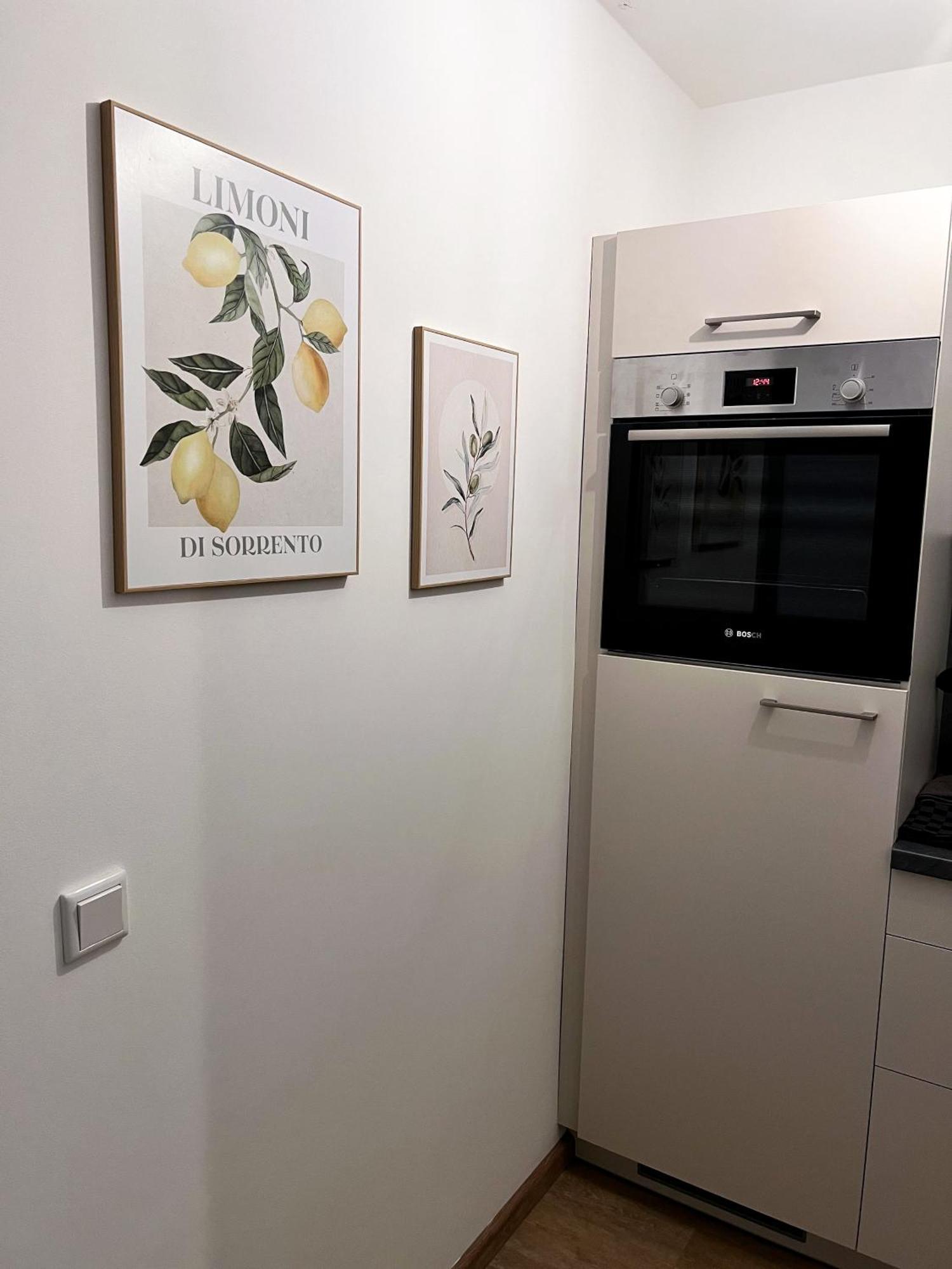 Zentrale Wohlfuehloase Mit Parkplatz Apartamento Osnabrück Exterior foto