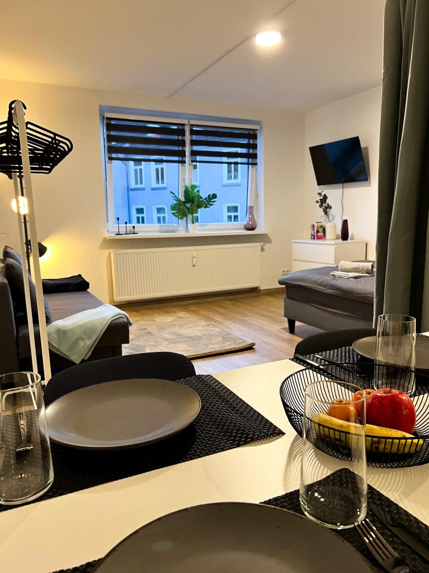 Zentrale Wohlfuehloase Mit Parkplatz Apartamento Osnabrück Exterior foto